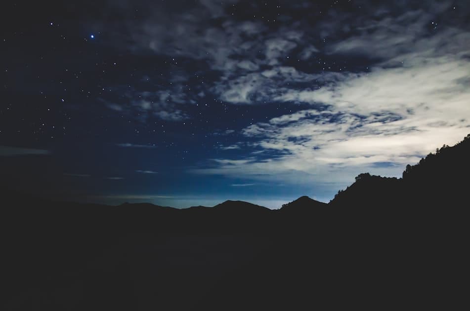 Chandra (Moon) enters Kanya (Virgo) — Cosmic Weather for 25 May 2026